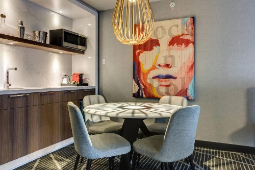 Renaissance by Marriott Montreal Downtown Hotel image 10